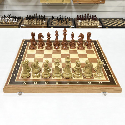 Шахматы подарочные турнирные с фигурами из композита и доской из красного дерева